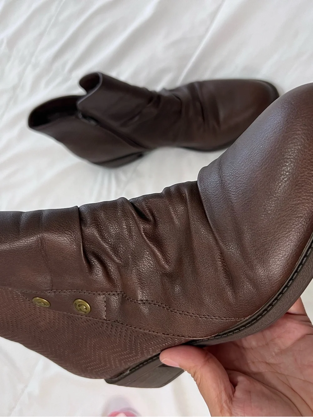 Baretraps Steve Womens Brown Faux Leather Round Toe Ankle Boots size 10